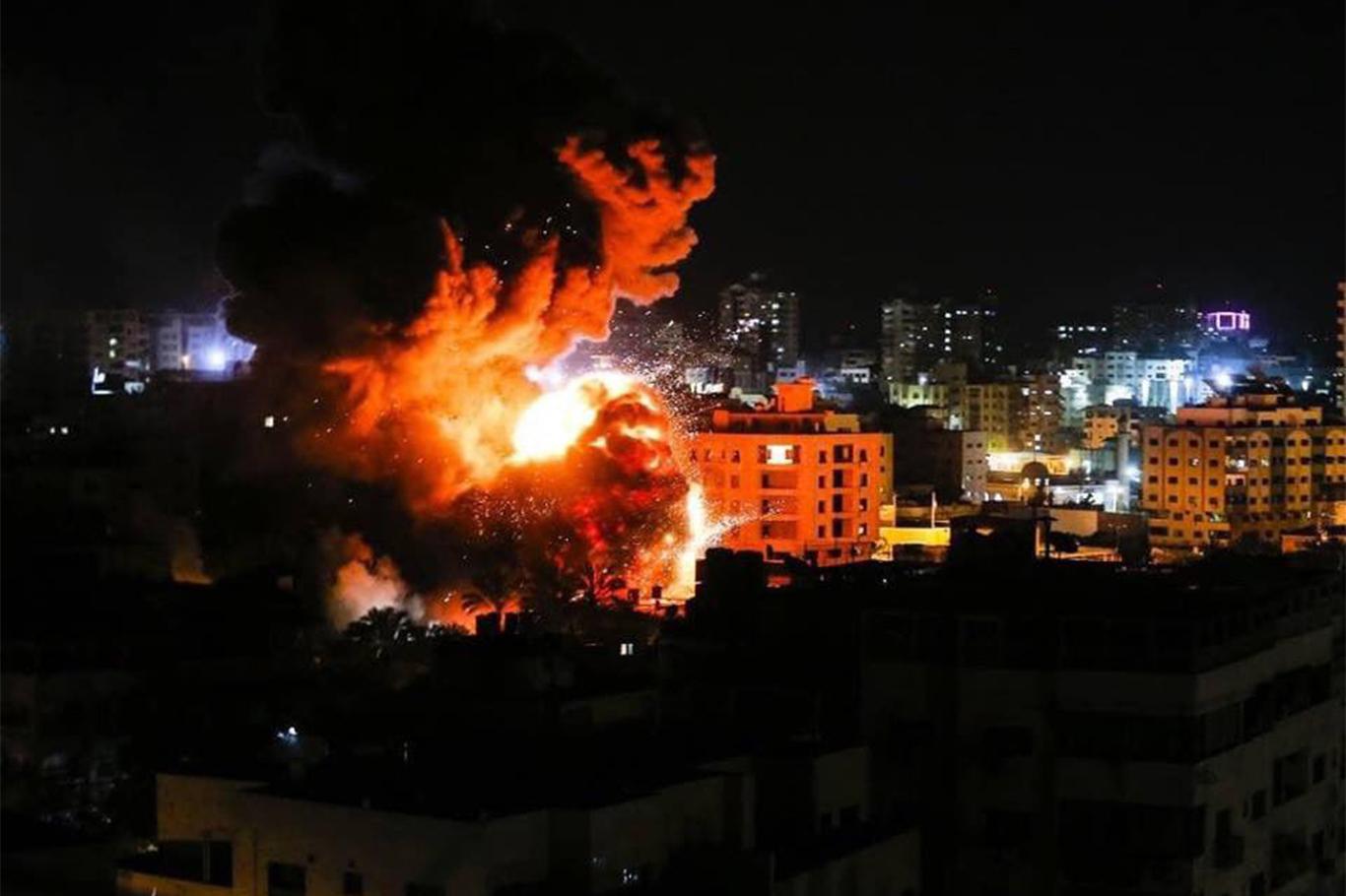 Siyonist işgalciler, Heniyye'nin Gazze'deki ofisini bombaladı